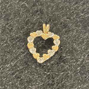 Unique design heart shaped pendant